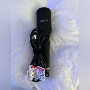 Amika heated brush